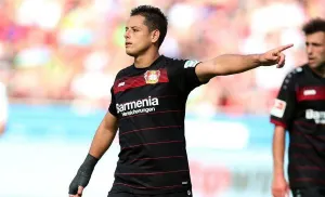 Chicharito busca su gol 100 en Europa