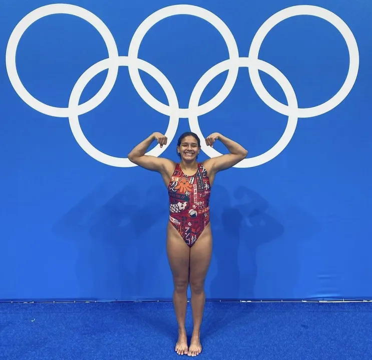 Aranza Vázquez clasifica a semifinales de clavados de trampolín en Tokio