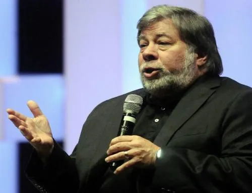 Steve Wozniak, el cofundador de Apple, desea un iPhone plegable