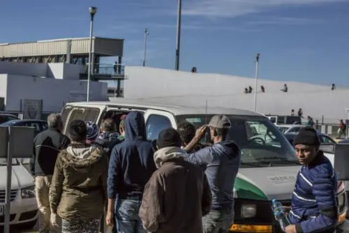 EU devuelve a México primer migrante centroamericano solicitante de asilo