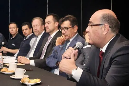 Impulsa Tony Gali el crecimiento del clúster automotriz zona centro