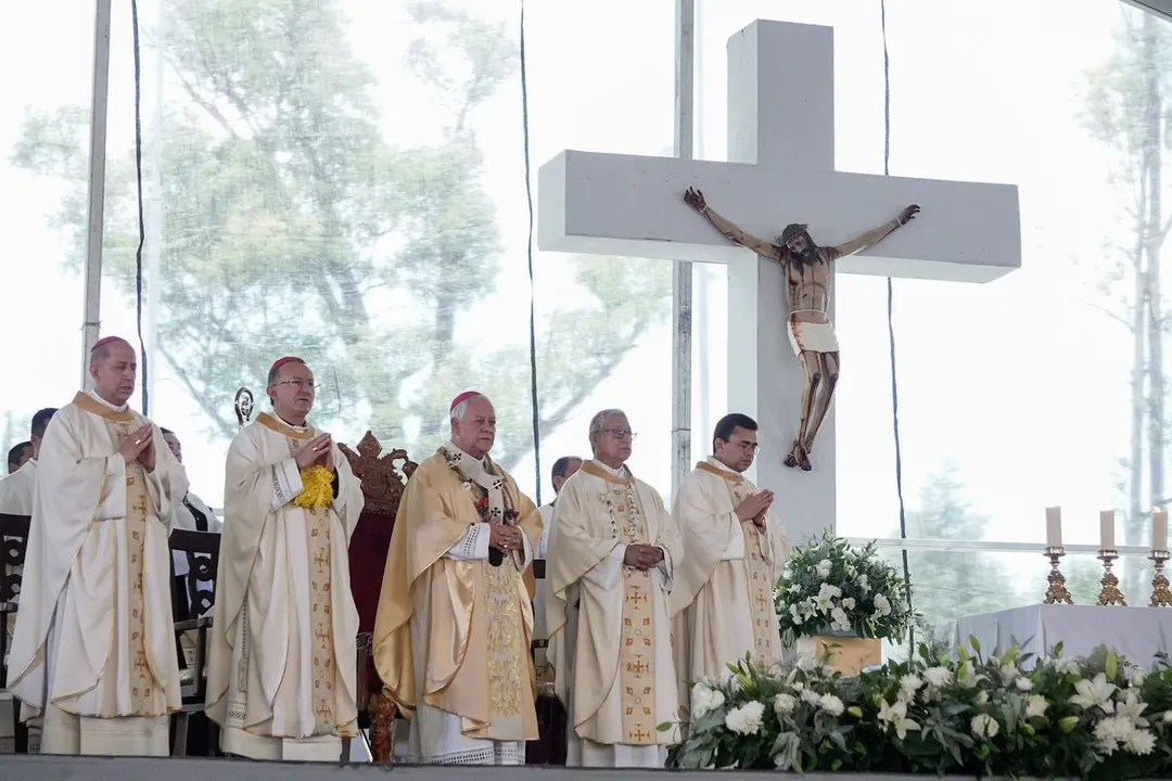 Arzobispo Pue 50 Anos Sacerdocio