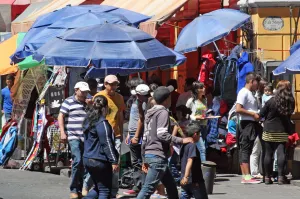 Falta más infraestructura para contrarrestar problema de ambulantaje
