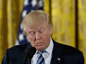 Trump vive en una nube de egoísmo y soberbia: Fox