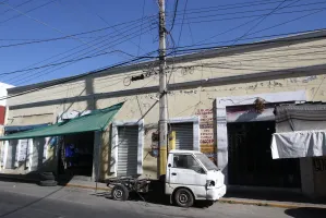 Comuna pide a locatarios de “La Merced” proyecto para dignificar el mercado