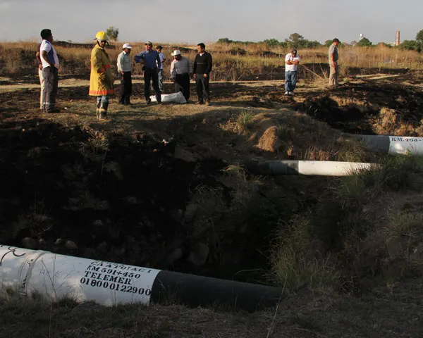 Ordeña de diesel causa incendio en Almecatla