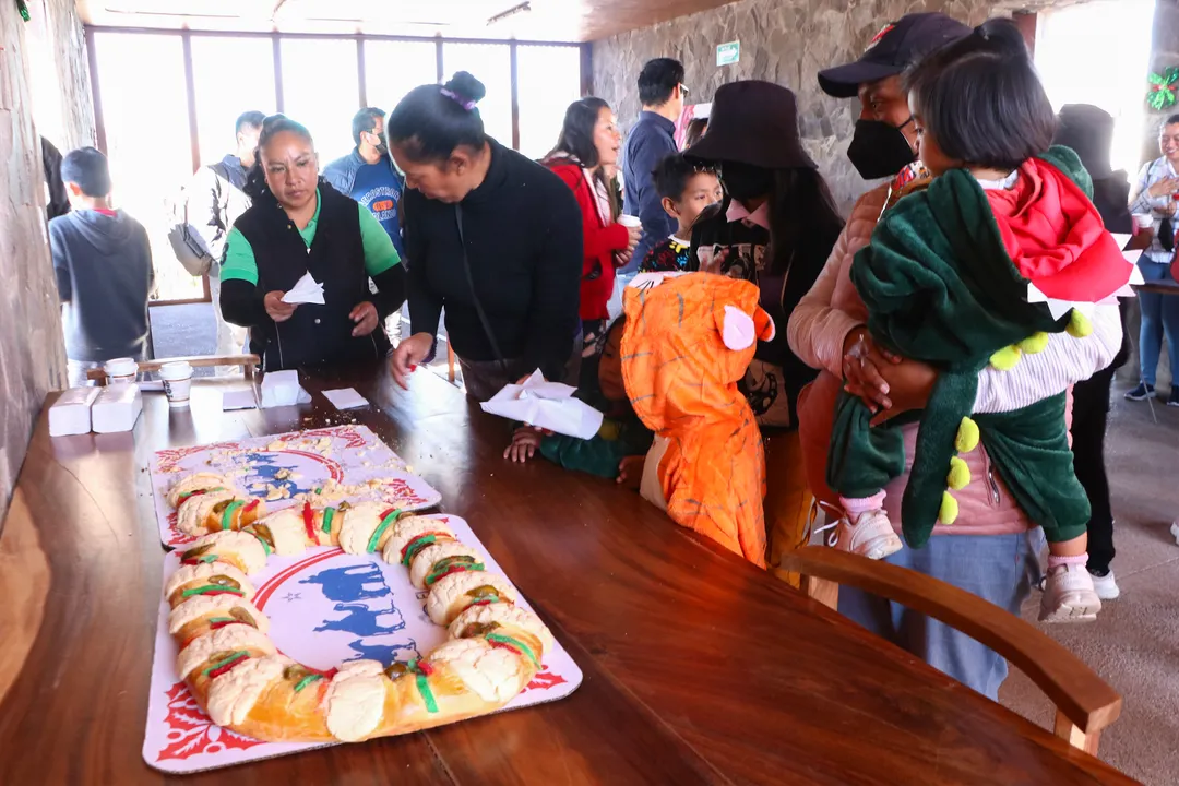 Entrega Cultura juguetes a niñas y niños en el Centro Cultural ‘La Carmela’
