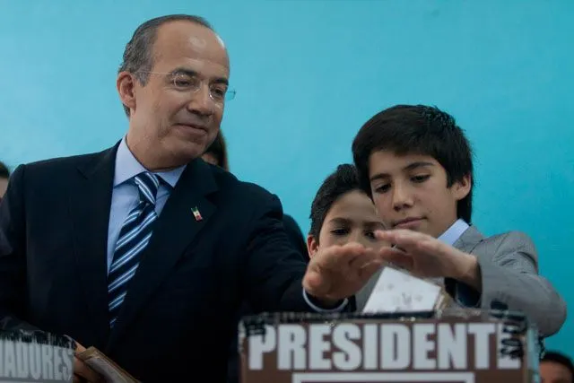 Calderón felicita a EPN por triunfo electoral