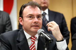 Niega Videgaray ilegalidades en compra de casa