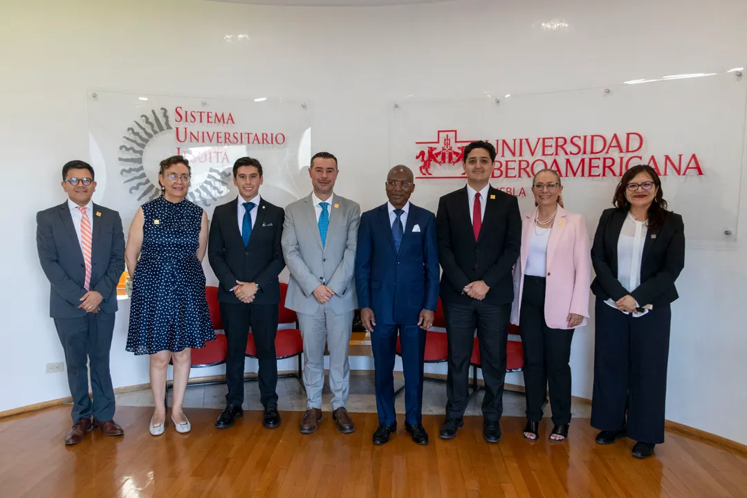 IBERO Puebla recibe al embajador de Costa de Marfil en México