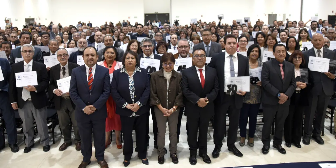 Reconocimientos por antigüedad BUAP