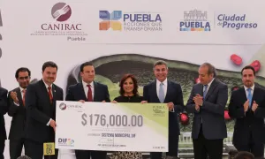 DIF Municipal recibe donativo a favor del Programa Jóvenes en Progreso