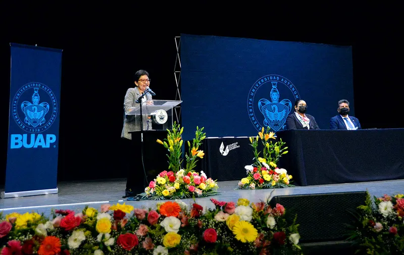 buap-graduaciones-preparatoria_general-lazaro-cardenas-bachillerato-internacional-5-de-mayo