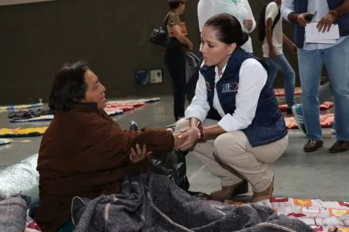 Dinorah López garantiza entrega de apoyos a familias afectadas por sismo