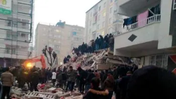 Terremoto de magnitud 7.8 en Turquía deja al menos 15 muertos
