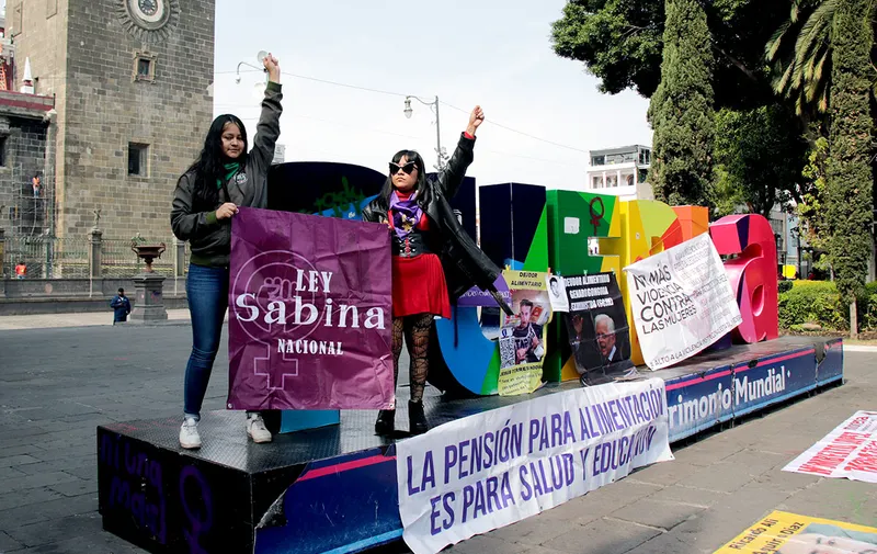 tendedero-de-denuncia-de-deudores-alimentarios-zocalo-de-puebla