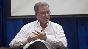 Se mofan del presidente de Google, asegura que Android es más seguro que iPhone