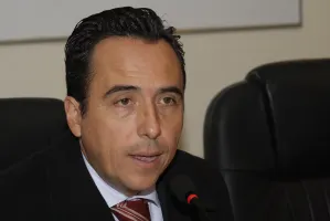 Anuncia Pablo Fernández Foro de Derechos Metropolitanos, y oculta rezago legislativo