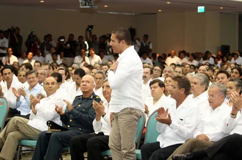 Asiste RMV al tercer informe del gobernador de Campeche