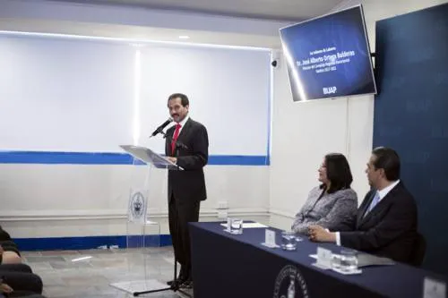 Los complejos regionales de la BUAP detonan un crecimiento exponencial en los municipios: Esparza