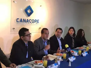 Mario Riestra se reúne con Consejeros de Canacope