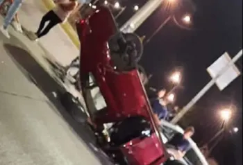 Volcadura en La Pepsi deja 2 heridos