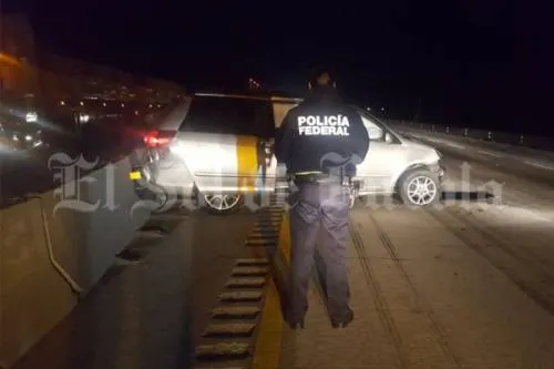 Joven pierde la vida tras salir proyectada de camioneta en choque