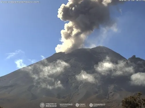 Ligero incremento de actividad volcánica presenta el Popocatépetl