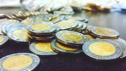 Peso mexicano alcanza mejor nivel en más dos meses; dólar cierra en 22.61 pesos