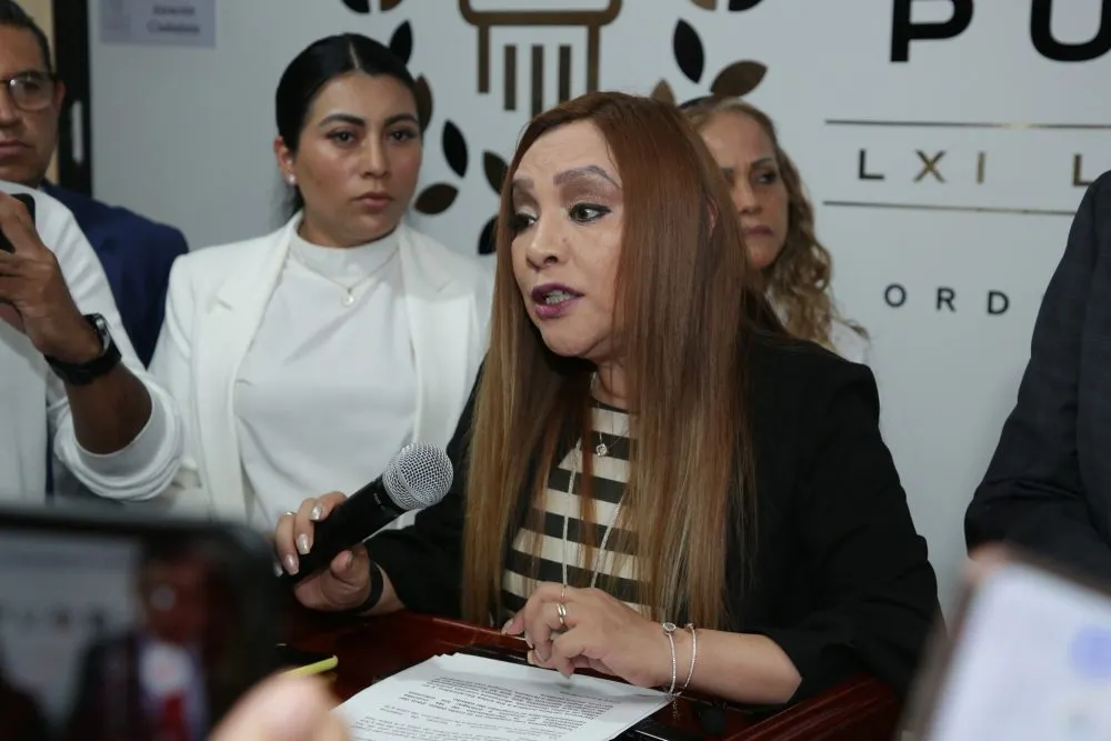Amanda Gómez, el estrés y el rezago en la ASE comienzan a rebasarla