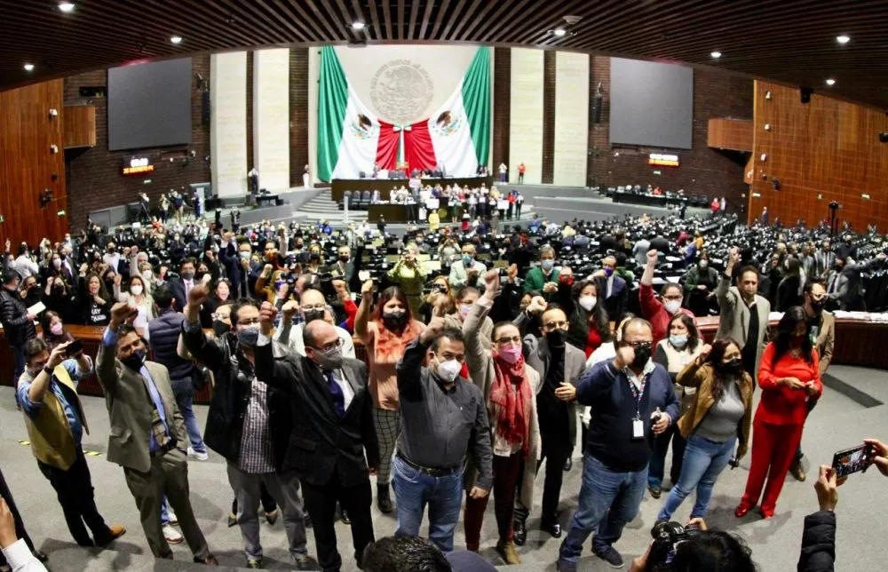Reporteros dan la espalda a Morena y protestan por violencia