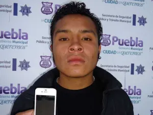 Aseguran a sujeto que habría despojado a una mujer de su teléfono celular