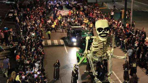 Congrega a miles de poblanos Gran Desfile de Calaveras 2017