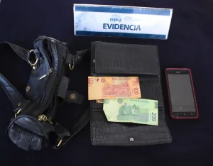 Detiene policía a presunto asaltante de transeúntes