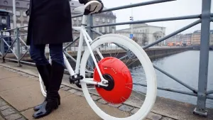 Compañía crea dispositivo para convertir las bicicletas en híbridas