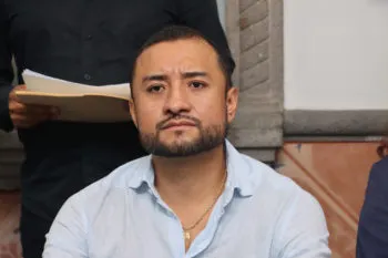 Pavel Tobón denuncia ante la CDH al Ayuntamiento de Puebla por violación de derechos, tras su detención