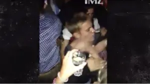 VIDEO: Golpean a Justin Bieber en bar de Múnich