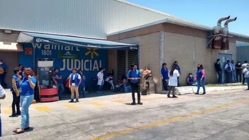 Asaltaron la tienda Walmart sucursal Ciudad Judicial