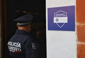 Restaurantes darán servicios gratuitos a policías en Puebla