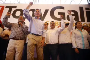 Promete Tony Gali mejores servicios de salud para todo el estado