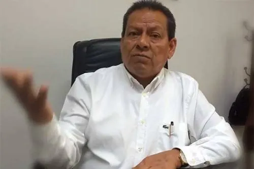 Califica Carlos Navarro como “normal” que PSI sea un botín familiar