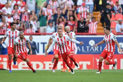Necaxa supera 1-0 a Rayados en la ida de los cuartos de final en liguilla