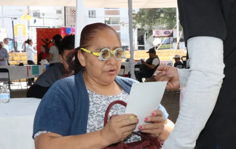 Atención médica a adultos mayores, refrenda el gobierno de transición