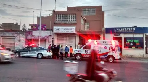 Golpean y asaltan a mujer de la tercera edad en la 16 de Septiembre