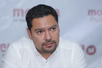 Aparece el morenista Andrés Villegas como suplente de Carlos Navarro
