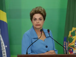 Rousseff advierte que juicio político agravará crisis de Brasil