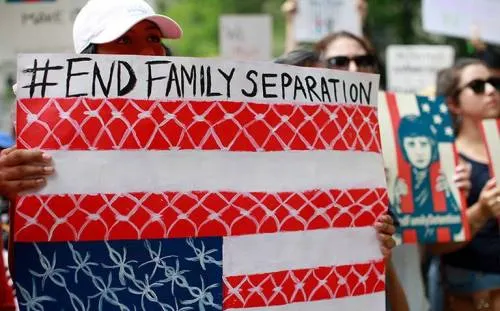 Trump pide extender plazo para reunificar niños migrantes con familias