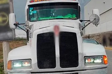 Tractocamión con inhibidor de señal