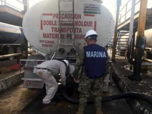 Detienen a presunto huachicolero dentro de instalaciones de Pemex