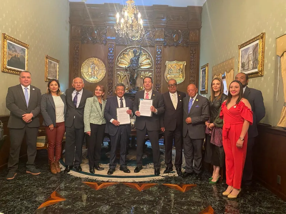La Escuela Libre de Derecho de Puebla y Fuerza Migrante firmaron convenio de colaboración